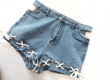 Load image into Gallery viewer, Cross the line | denim shorts
