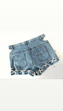 Load image into Gallery viewer, Cross the line | denim shorts
